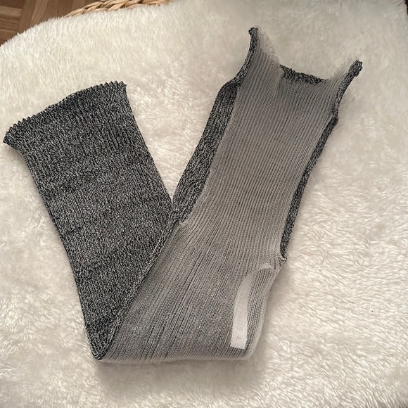 A. ROEGE HOVE Grey Nylon Turtleneck and Bottoms - Picture 5 of 11